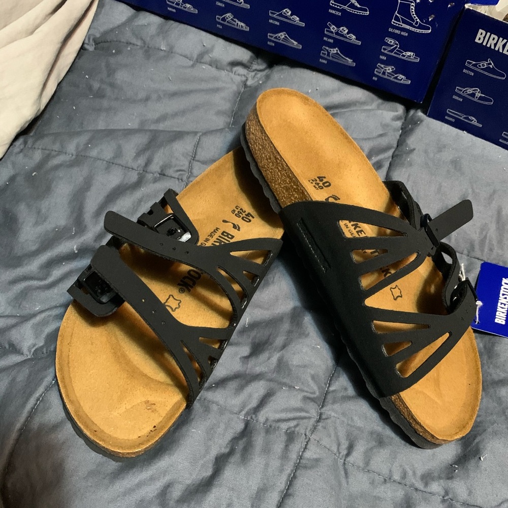 NIB Birkenstock Grenada sandals. Size 40/US 9